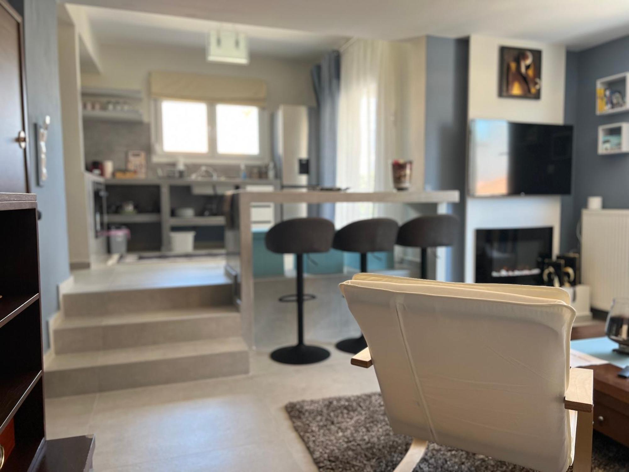 Апартаменты Modern Family Retreat Волос Экстерьер фото